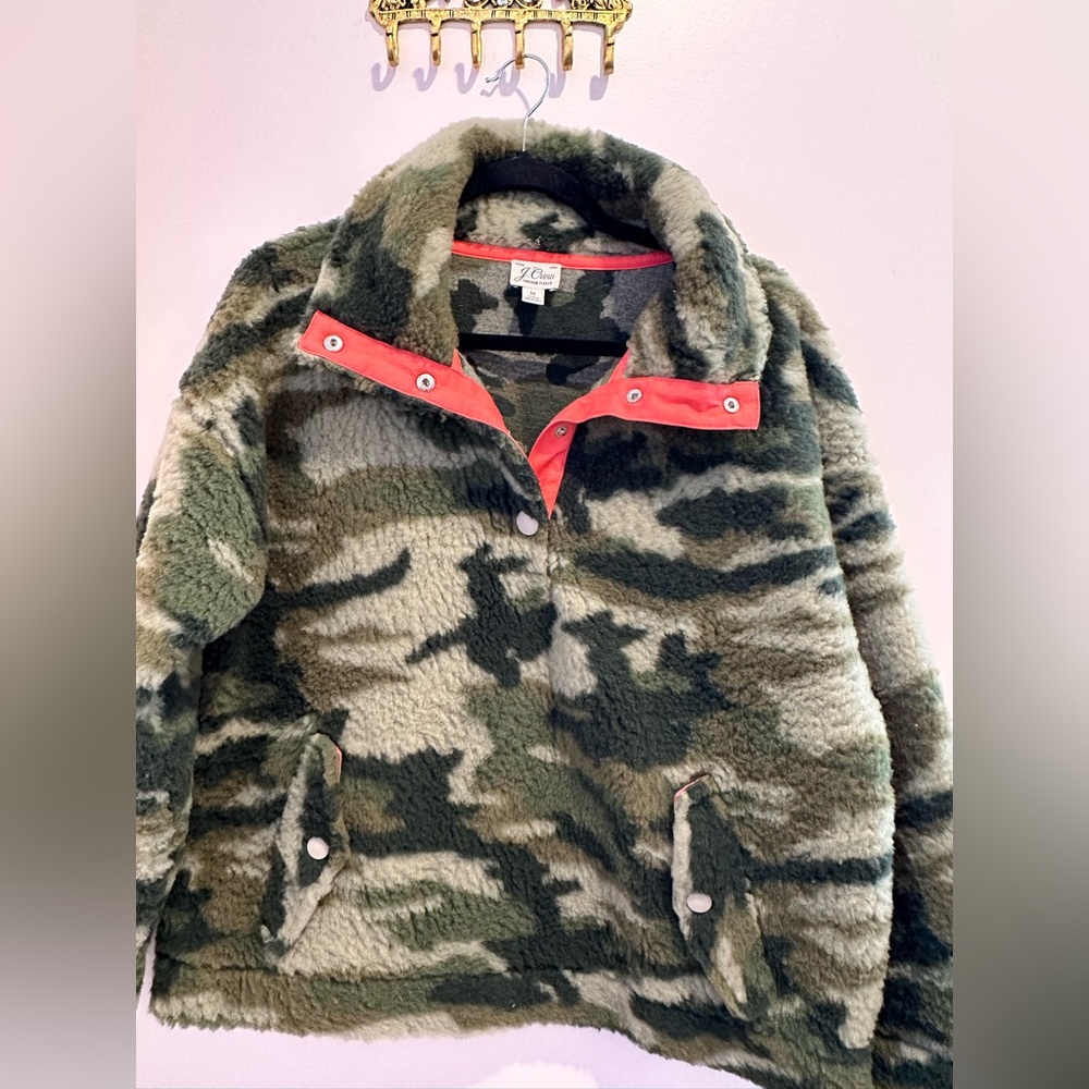 J.Crew Women’s Camo Sherpa Fleece Pullover | Snap Collar Sweatshirt Size M - Picture 3 of 9